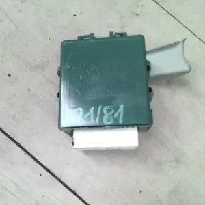 Árengedmény TOYOTA YARIS Központizár vezérlő elektronika bontott alkatrész