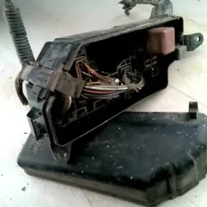 TOYOTA HIACE 95- Biztosítéktábla bcm bsi bsm sam gem modulbontott alkatrész Biztonságos fizetés