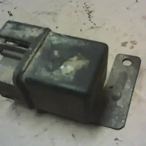 TOYOTA LAND CRUISER 84-87 J7 Relé bontott alkatrész Vásárlói kedvenc