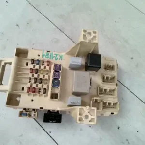 TOYOTA YARIS Biztosítéktábla bcm bsi bsm sam gem modul utastér bontott alkatrész Szezonális akció