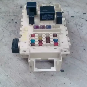 TOYOTA YARIS 99.04-05.09 Biztosítéktábla bcm bsi bsm sam gem modul utastér bontott alkatrész Akciós ár