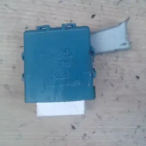 TOYOTA YARIS 99.04-05.09 Központizár vezérlő elektronika bontott alkatrész Outlet