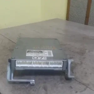 Olcsó TOYOTA YARIS 99.04-05.09 Motorvezérlő egység ecu pcm modul 1.0 i bontott alkatrész