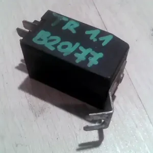 TRABANT 1,1 Relé bontott alkatrész Népszerű