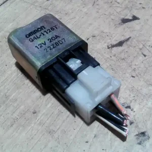 Expressz kézbesítés VOLVO S40 Relé 1.6i 12v 20a bontott alkatrész