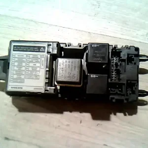 VOLVO S40 2000.06.01-2004.05.31 Biztosítéktábla bcm bsi bsm sam gem modul utastér 1.6 ibontott alkatrész Ne maradj le