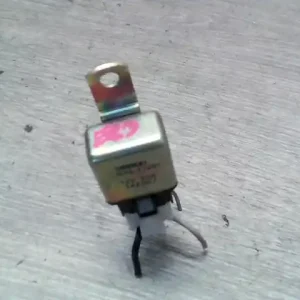 Ajánlat VOLVO V40 Hűtőventilátor relé 12v 20a bontott alkatrész