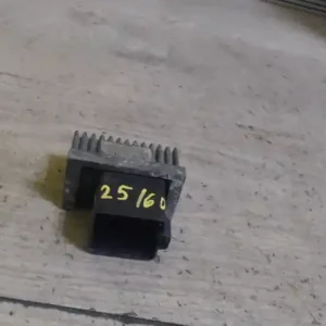 Újdonság VOLVO V40 Izzítórelé 1.9 d bontott alkatrész