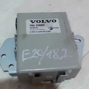 VOLVO V40 Központizár vezérlő elektronika bontott alkatrész Outlet