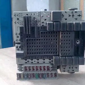 VOLVO S80 98.05.01-06.02.28 Biztosítéktábla bcm bsi bsm sam gem modul csomagtér bontott alkatrész Utolsó esély