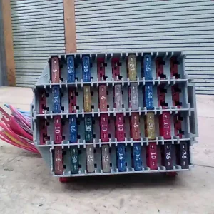 VOLVO S80 98.05.01-06.02.28 Biztosítéktábla bcm bsi bsm sam gem modul utastér bontott alkatrész Szezonális akció