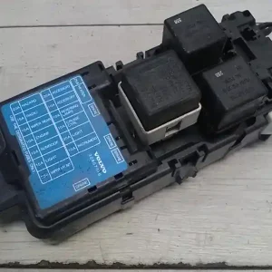 VOLVO V40 Relé bontott alkatrész Biztonságos fizetés