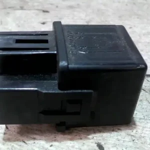 Árcsökkenés VOLVO V40 Relé bontott alkatrész