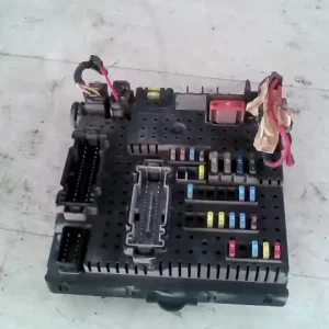 Kedvezmény VOLVO V70 2000.01.01- 2007.08.31 Biztosítéktábla bcm bsi bsm sam gem modulbontott alkatrész