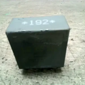 VW BORA Ablaktörlő relé 4 ajtós bontott alkatrész Ajánlat