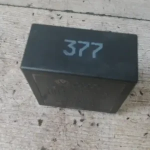 Kihagyhatatlan ajánlat VW BORA Ablaktörlő relé 4 ajtós bontott alkatrész