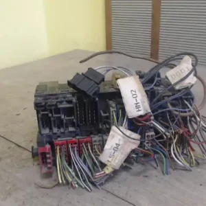 VW GOLF III. Biztosítéktábla bcm bsi bsm sam gem modul utastér 1.4 i bontott alkatrész Kedvezményes ár