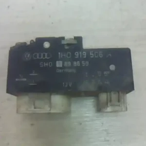 Bestseller VW GOLF III. Hűtőventilátor relé bontott alkatrész