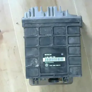 Népszerű VW GOLF III. Motorvezérlő egység ecu pcm modul bontott alkatrész