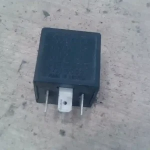 VW GOLF III. 94- Relé bontott alkatrész Korlátozott ajánlat