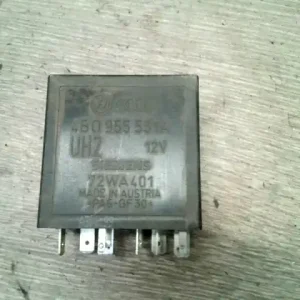 Rendeld meg most VW GOLF IV. Ablaktörlő relé bontott alkatrész