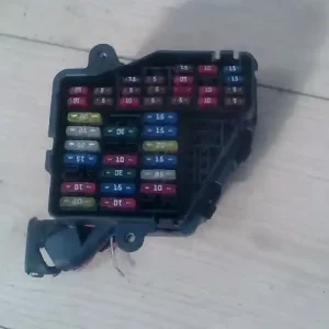 Alacsony ár VW GOLF IV. Biztosítéktábla bcm bsi bsm sam gem modul utastér 1.9tdi bontott alkatrész