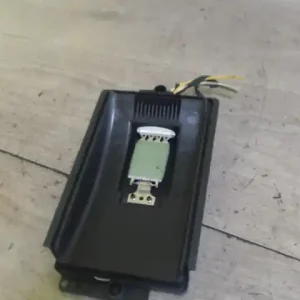 VW GOLF IV. Fűtőmotor előtét ellenállás1.9 d bontott alkatrész Biztonságos fizetés