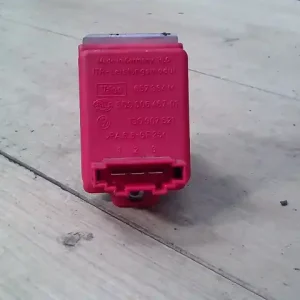 VW GOLF IV. Fűtőmotor előtét ellenállásbontott alkatrész Ingyenes szállítás