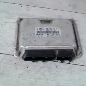 Rendeld meg most VW GOLF IV. Motorvezérlő egység ecu pcm modul bontott alkatrész