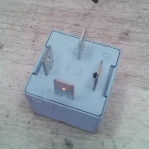 VW GOLF IV. Relé 1.6i bontott alkatrész Korlátozott ajánlat