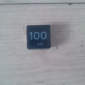 VW GOLF IV. Relé bontott alkatrész Alacsony ár