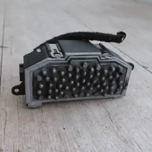 VW Jetta 2005.05 - 2010.12 Fűtőmotor előtét ellenállás1.9d bontott alkatrész Expressz kézbesítés