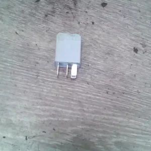 VW JETTA V 05-10 Relé bontott alkatrész Ajánlat