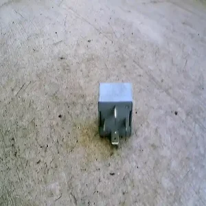 Korlátozott ajánlat VW JETTA V 05-10 Relé bontott alkatrész