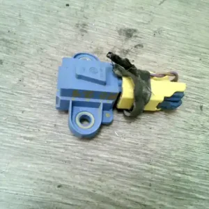 VW JETTA V 05-10 ütközés érzékelő bontott alkatrész Kedvezményes ár
