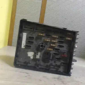 VW Passat (B6) 2005.03.01-2010.10.31 Biztosítéktábla bcm bsi bsm sam gem modul motortér 2.0 d bontott alkatrész Azonnal elérhető