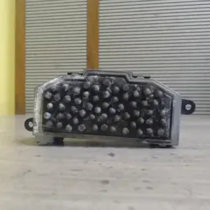 Gyors szállítás VW Passat (B6) 2005.03.01-2010.10.31 Fűtőmotor előtét ellenállás2.0 d bontott alkatrész