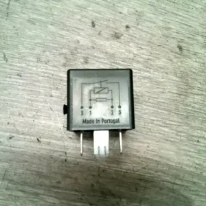 Végkiárusítás VW Passat (B6) 2005.03.01-2010.10.31 Relé bontott alkatrész