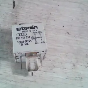 VW PASSAT 00.11-05.02 B5.5 Relé bontott alkatrész Újdonság