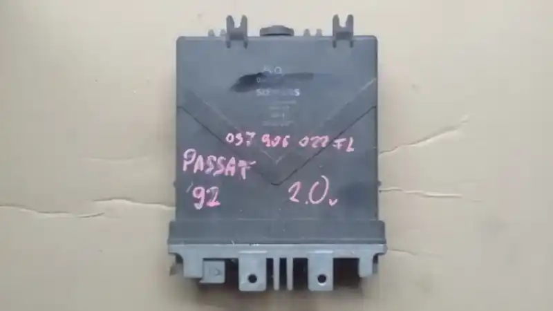 VW PASSAT 88-93 Motorvezérlő egység ecu pcm modul bontott alkatrész Különleges ajánlat