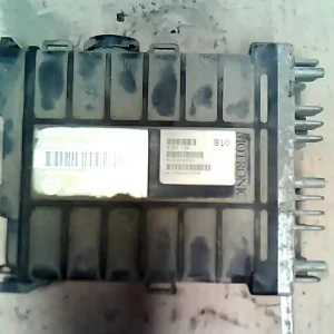 Árengedmény VW PASSAT 88-93 Motorvezérlő egység ecu pcm modul bontott alkatrész