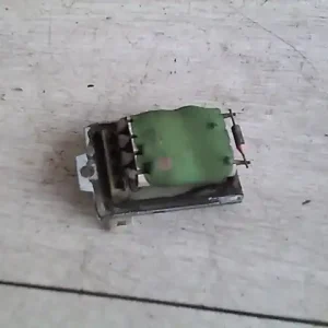 VW PASSAT 93-96 Fűtőmotor előtét ellenállás bontott alkatrész Legkelendőbb