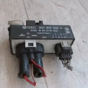 VW PASSAT 93-96 Hűtőventilátor relé bontott alkatrész Kiárusítás