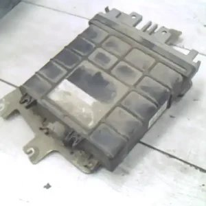 Gyors kiszállítás VW PASSAT 93-96 Motorvezérlő egység ecu pcm modul bontott alkatrész