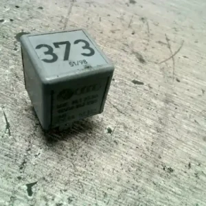 Szuper akció VW PASSAT 96.10-00.10 B5 Relé 1.9 d bontott alkatrész