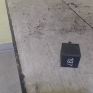 Újdonság VW POLO II. 81-90 Ablaktörlő relé bontott alkatrész