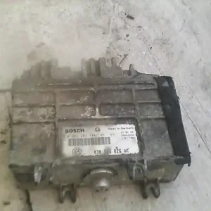 Olcsóbb VW POLO III. 94-99 Motorvezérlő egység ecu pcm modul 1.1i bontott alkatrész