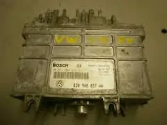 Biztonságos vásárlás VW POLO III. 94-99 Motorvezérlő egység ecu pcm modul bontott alkatrész