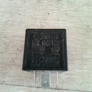 Vedd meg most VW POLO III. 94-99 Relé bontott alkatrész