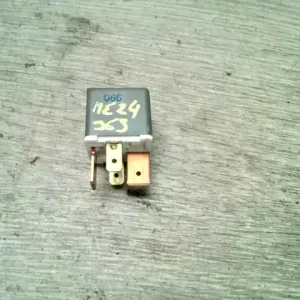 VW POLO III. 94-99 Relé bontott alkatrész Szuper ajánlat